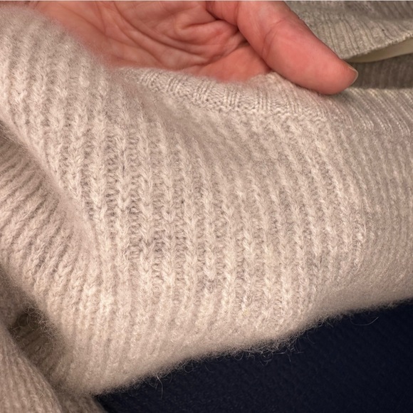 sweater wool cashmere Athleta bell sleeves scoop neck heather grey side split - Picture 9 of 13